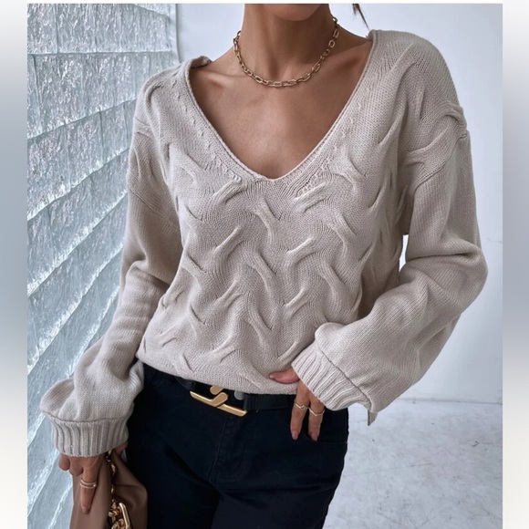 Lace up sweater - Picture 5 of 13